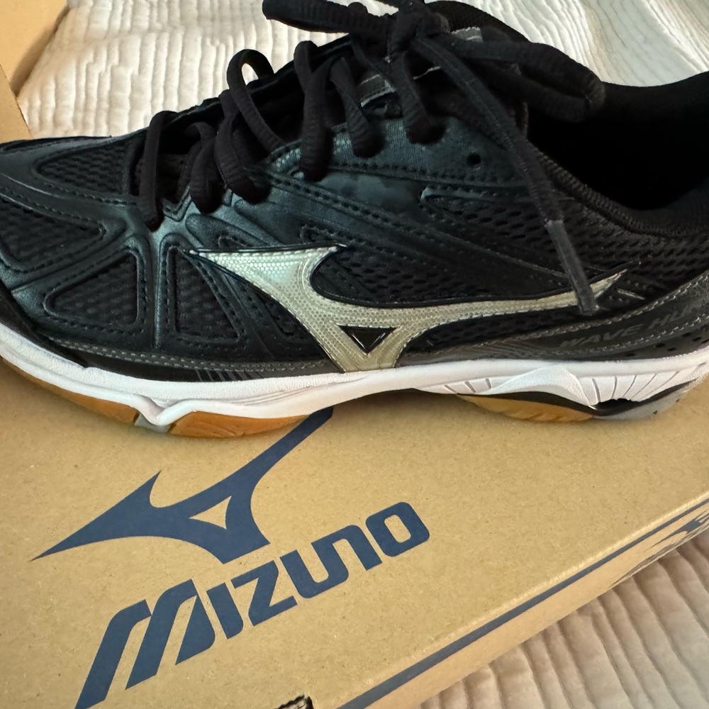 COPY - Mizuno Wave Hurricane 2 indoor court tennis shoes brand new volleyball